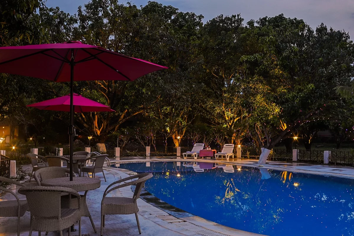 Hotels & Resorts